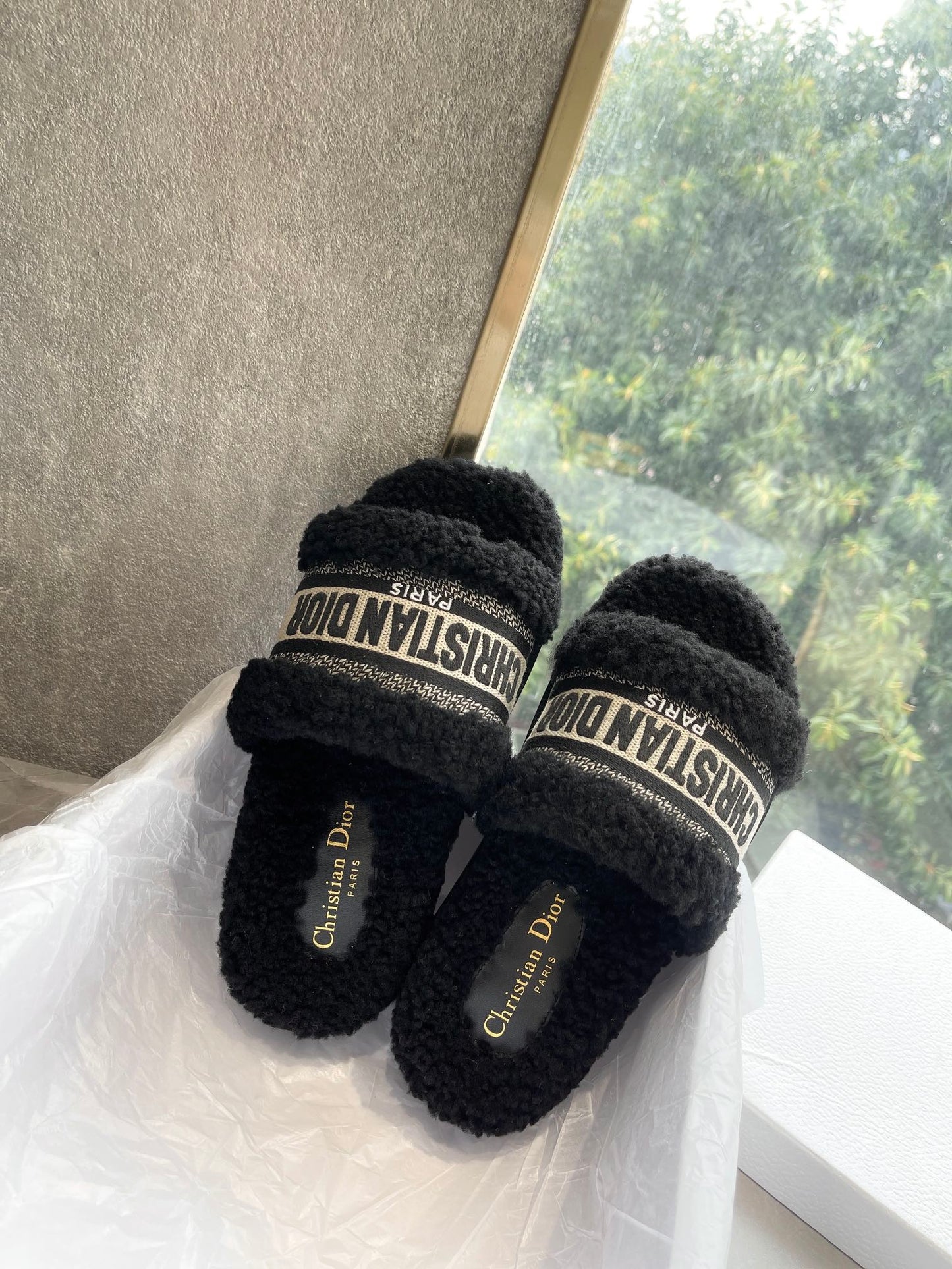 New classic letter furry slippers
