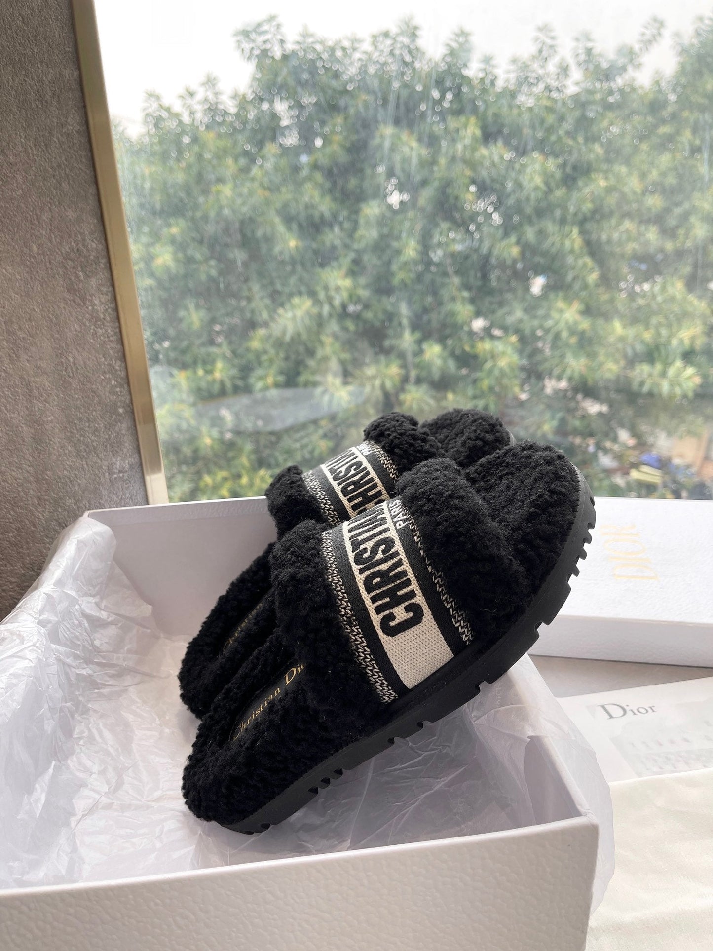 New classic letter furry slippers