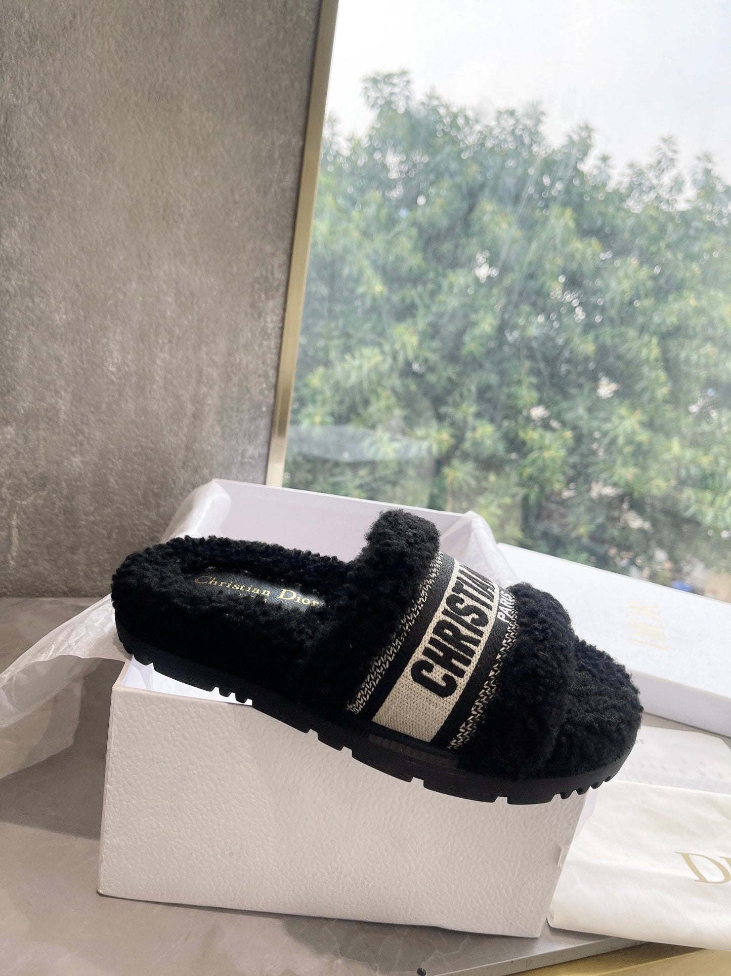 New classic letter furry slippers