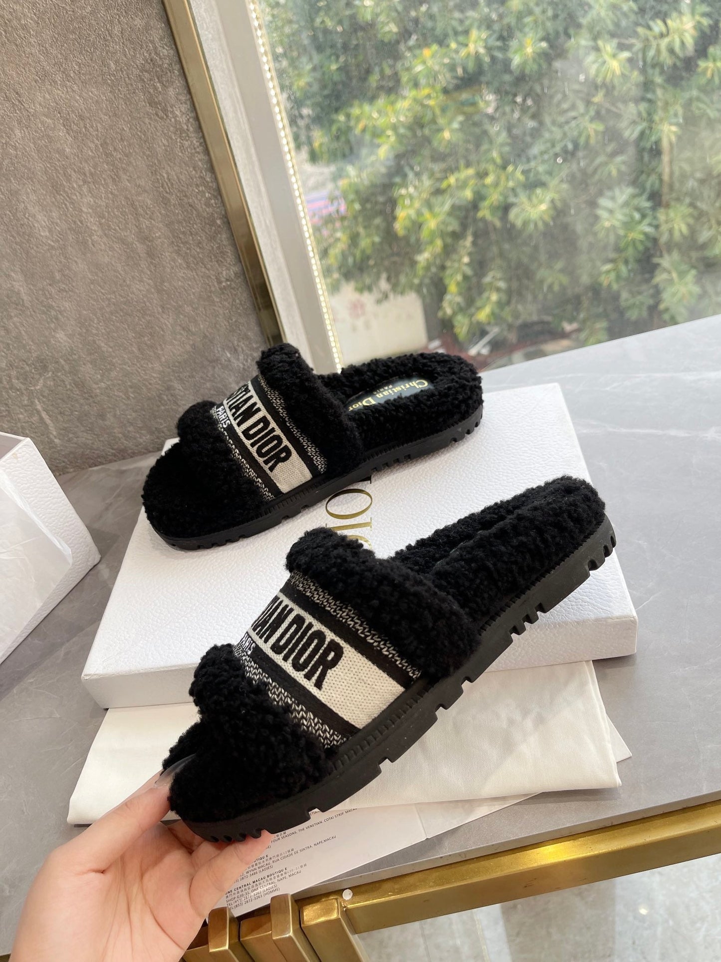 New classic letter furry slippers