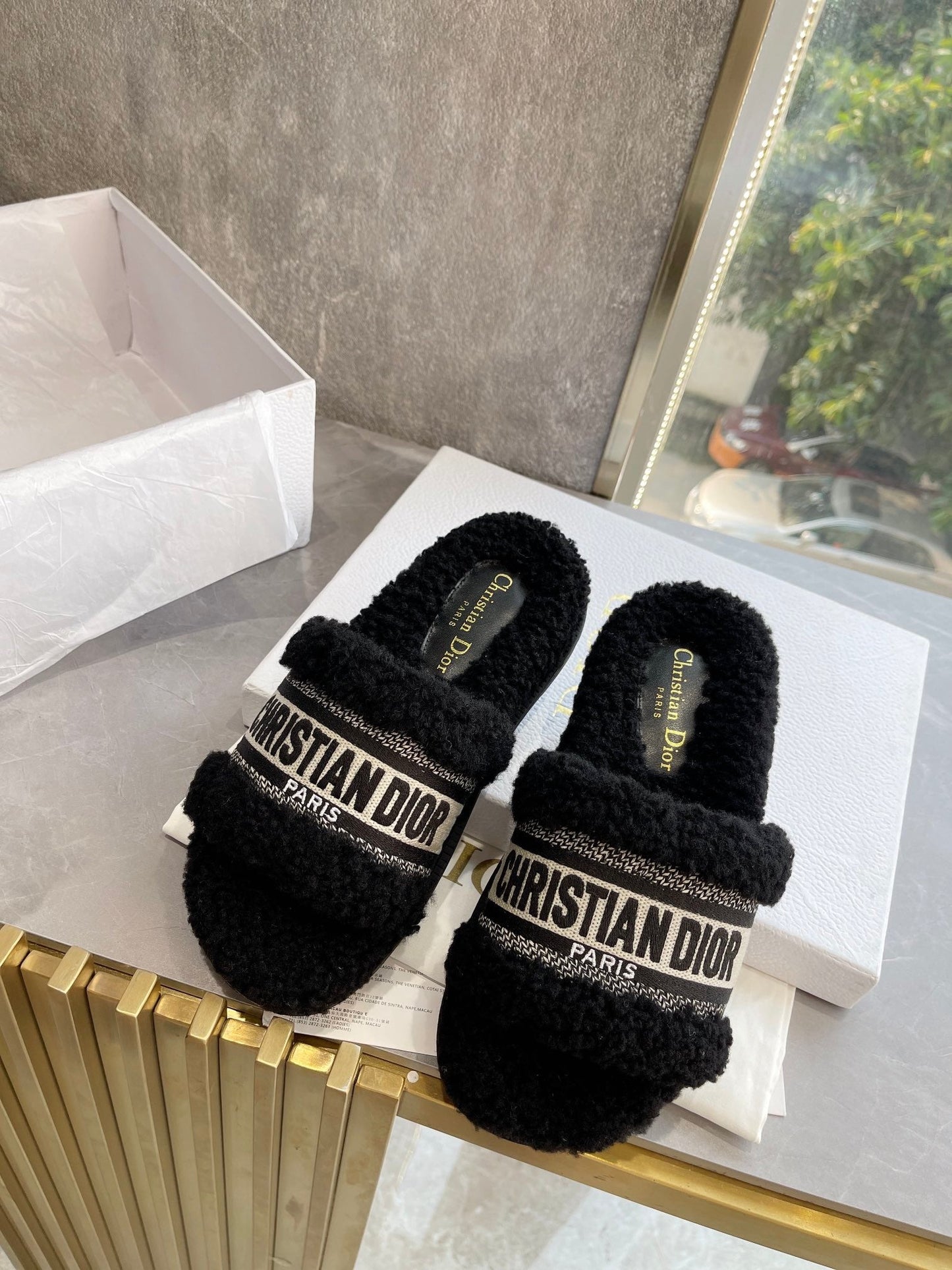 New classic letter furry slippers