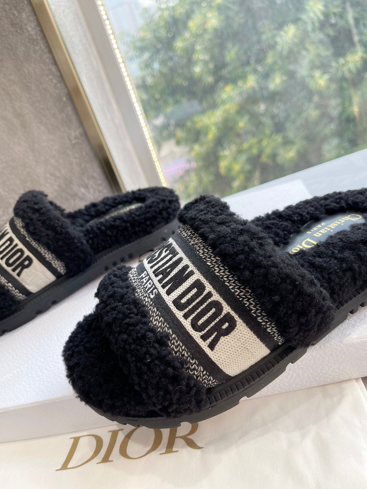 New classic letter furry slippers