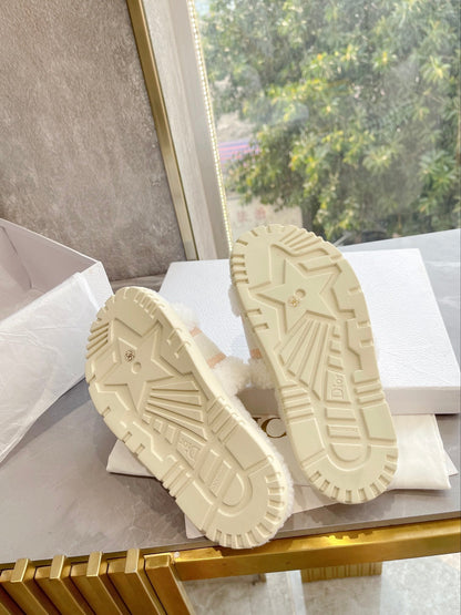 New classic letter furry slippers