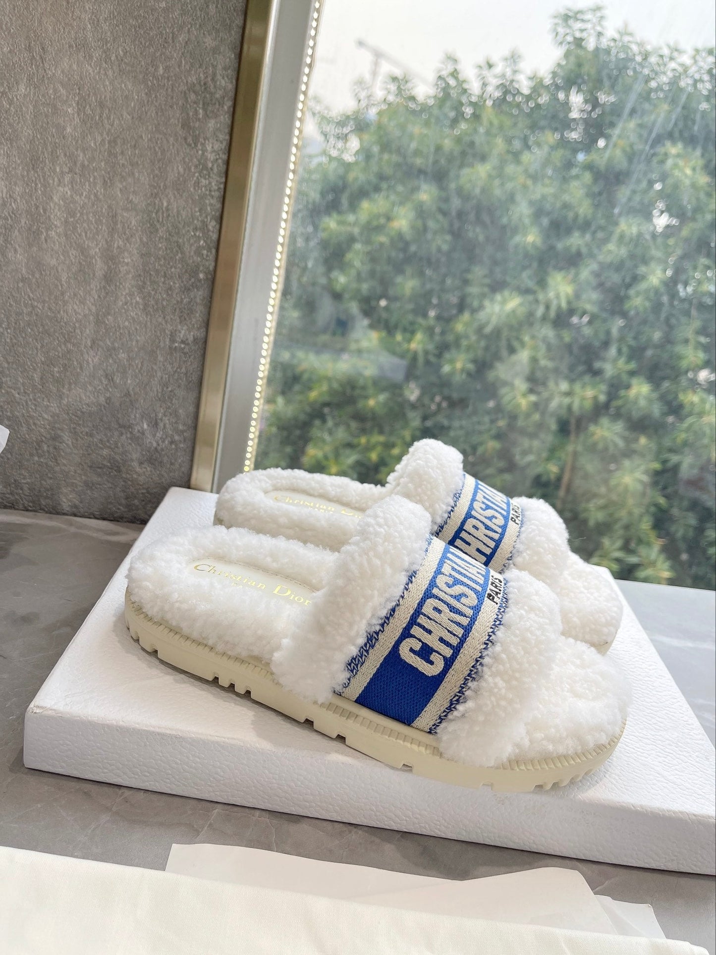 New classic letter furry slippers