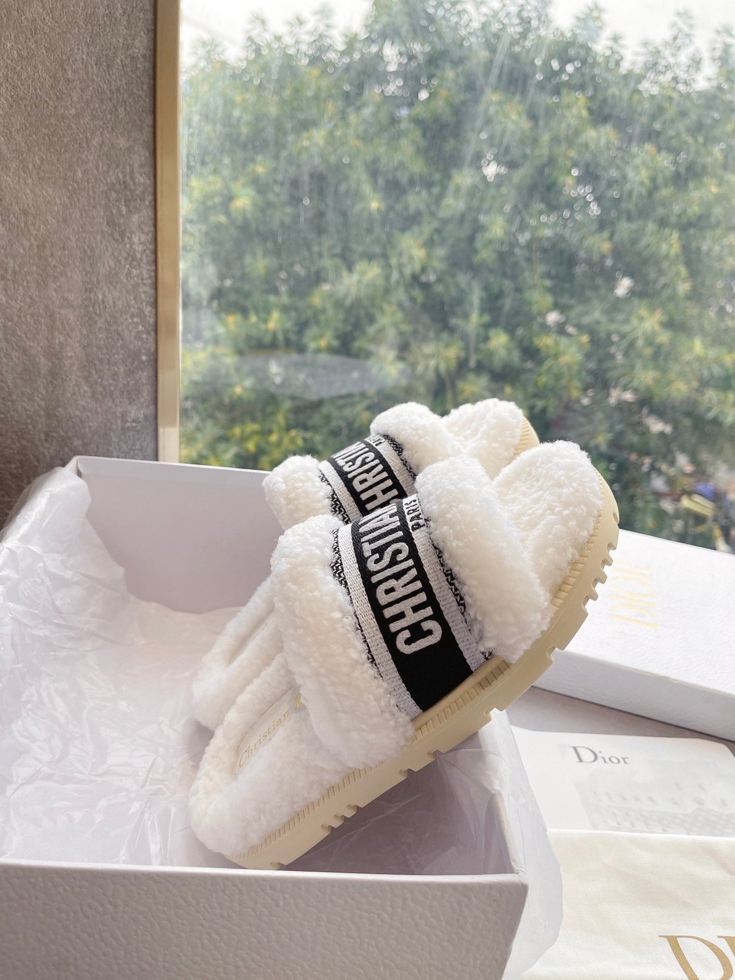 New classic letter furry slippers