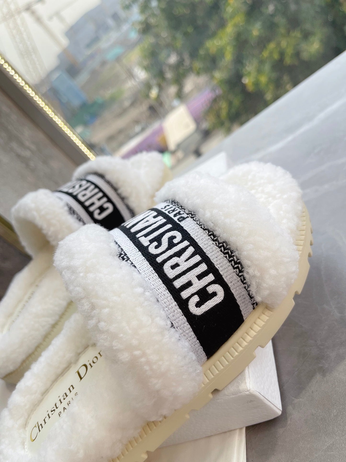 New classic letter furry slippers