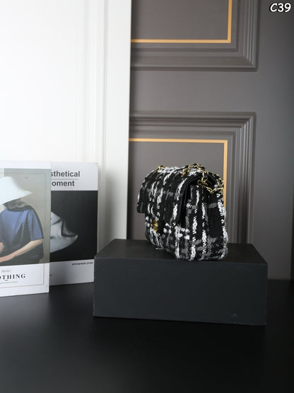 New tweed chain shoulder bag