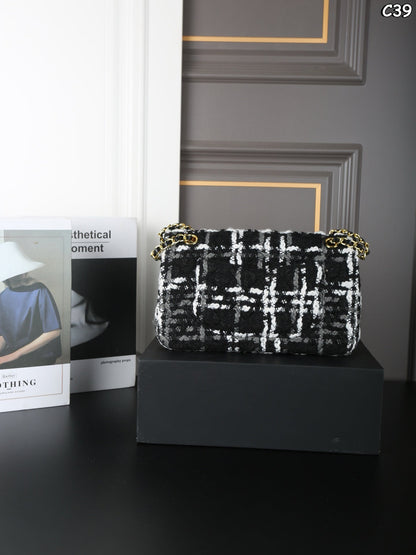 New tweed chain shoulder bag