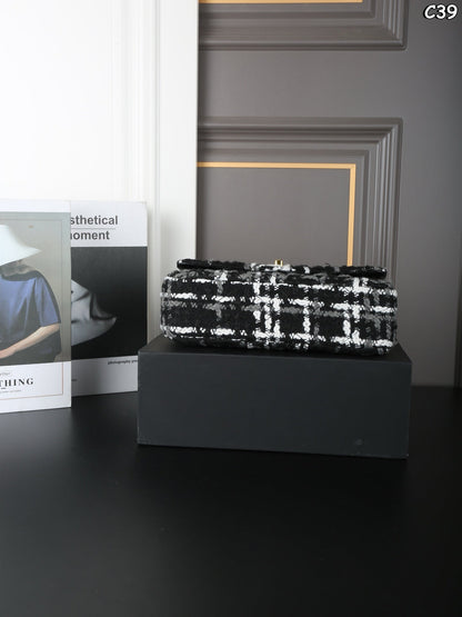 New tweed chain shoulder bag