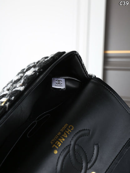 New tweed chain shoulder bag