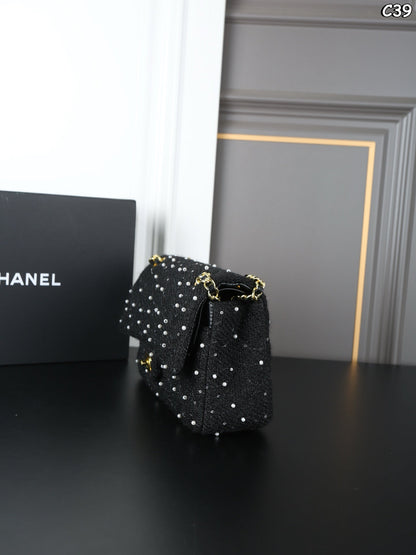 New tweed pearl chain shoulder bag