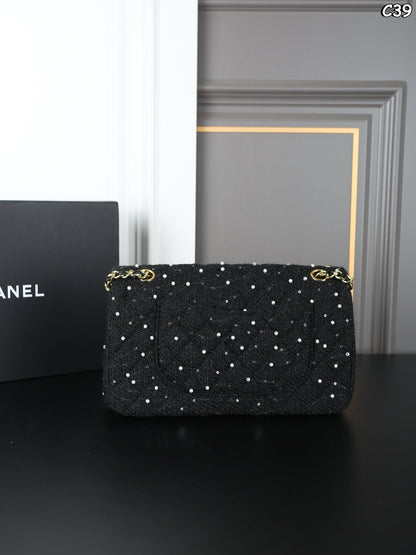 New tweed pearl chain shoulder bag