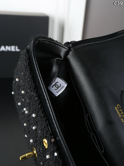 New tweed pearl chain shoulder bag