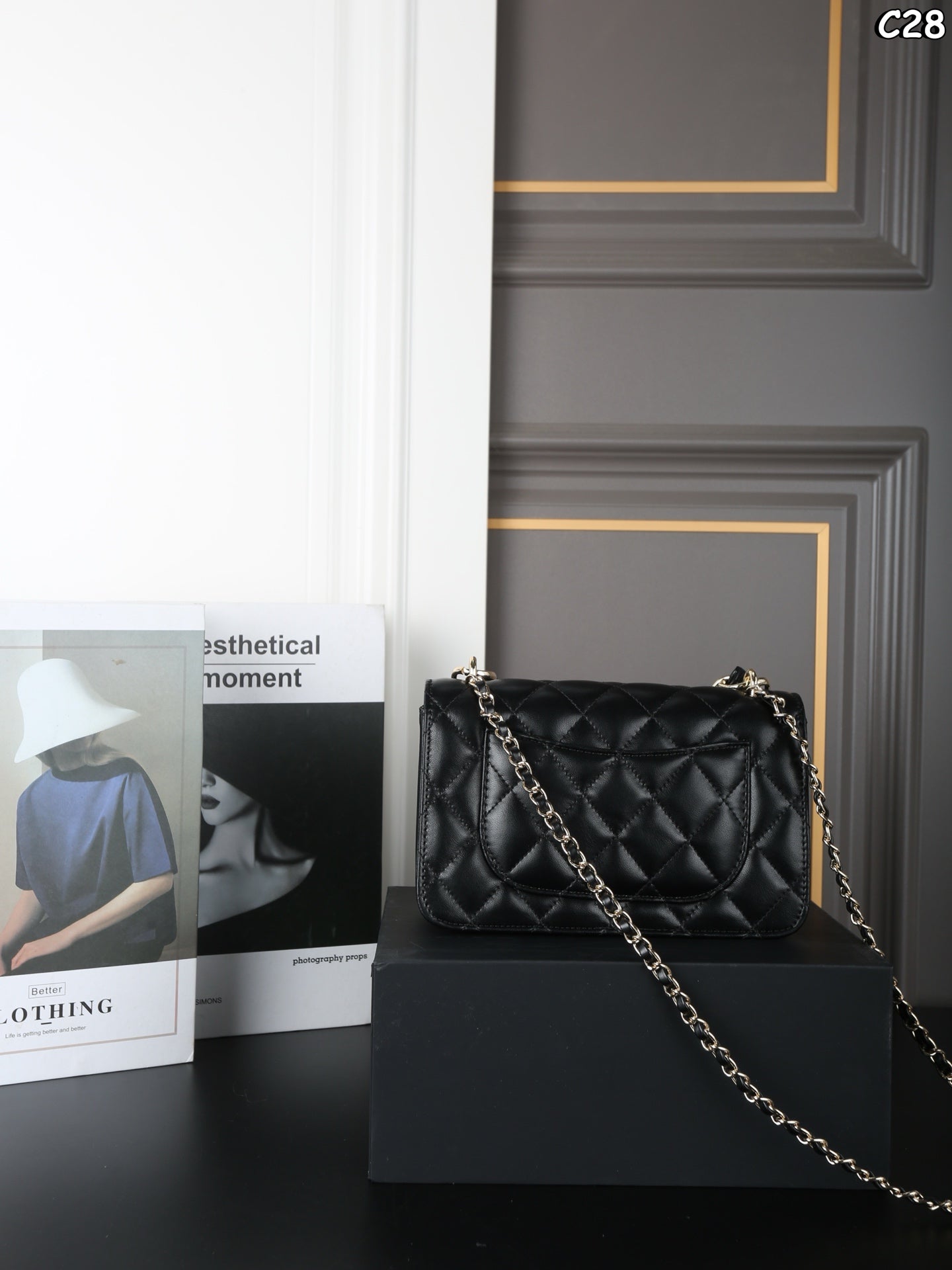 25 new mini woven hand chain bag