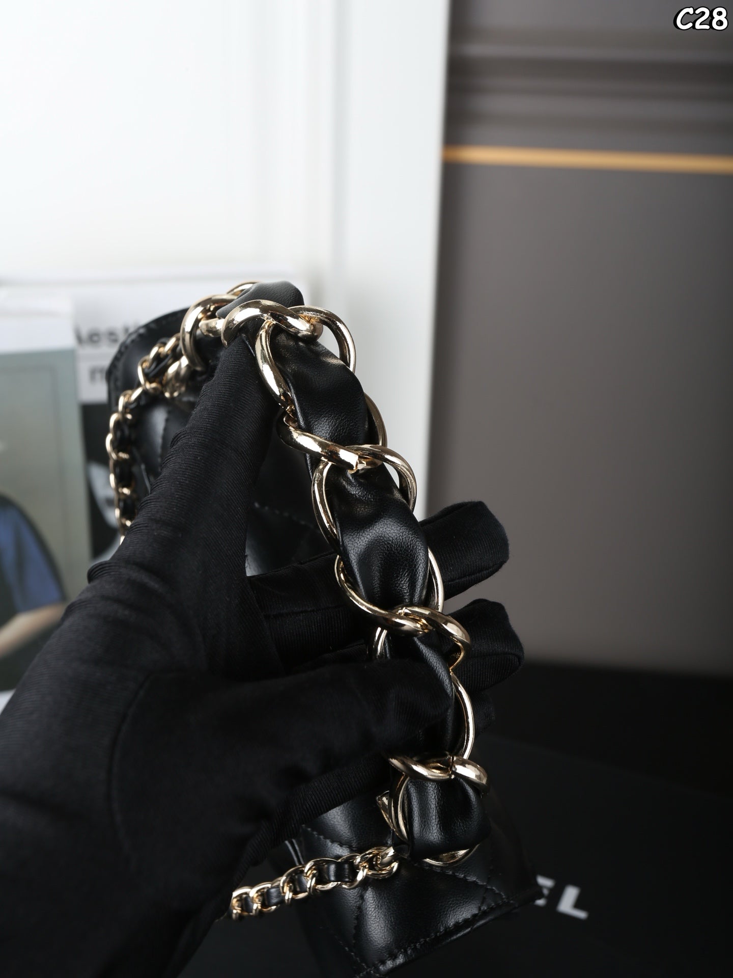 25 new mini woven hand chain bag