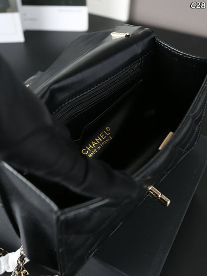 25 new mini woven hand chain bag