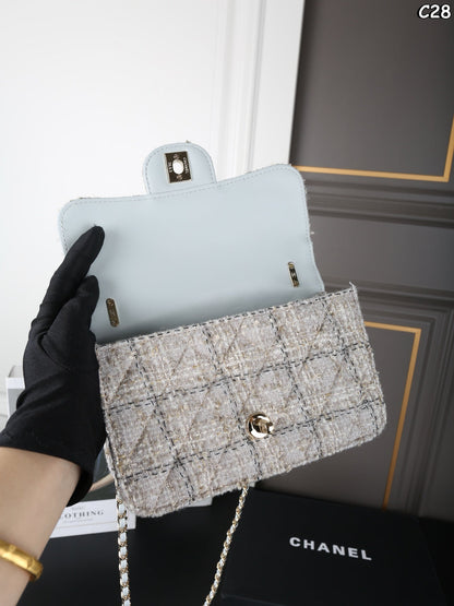 25 new mini woven tweed chain handbag