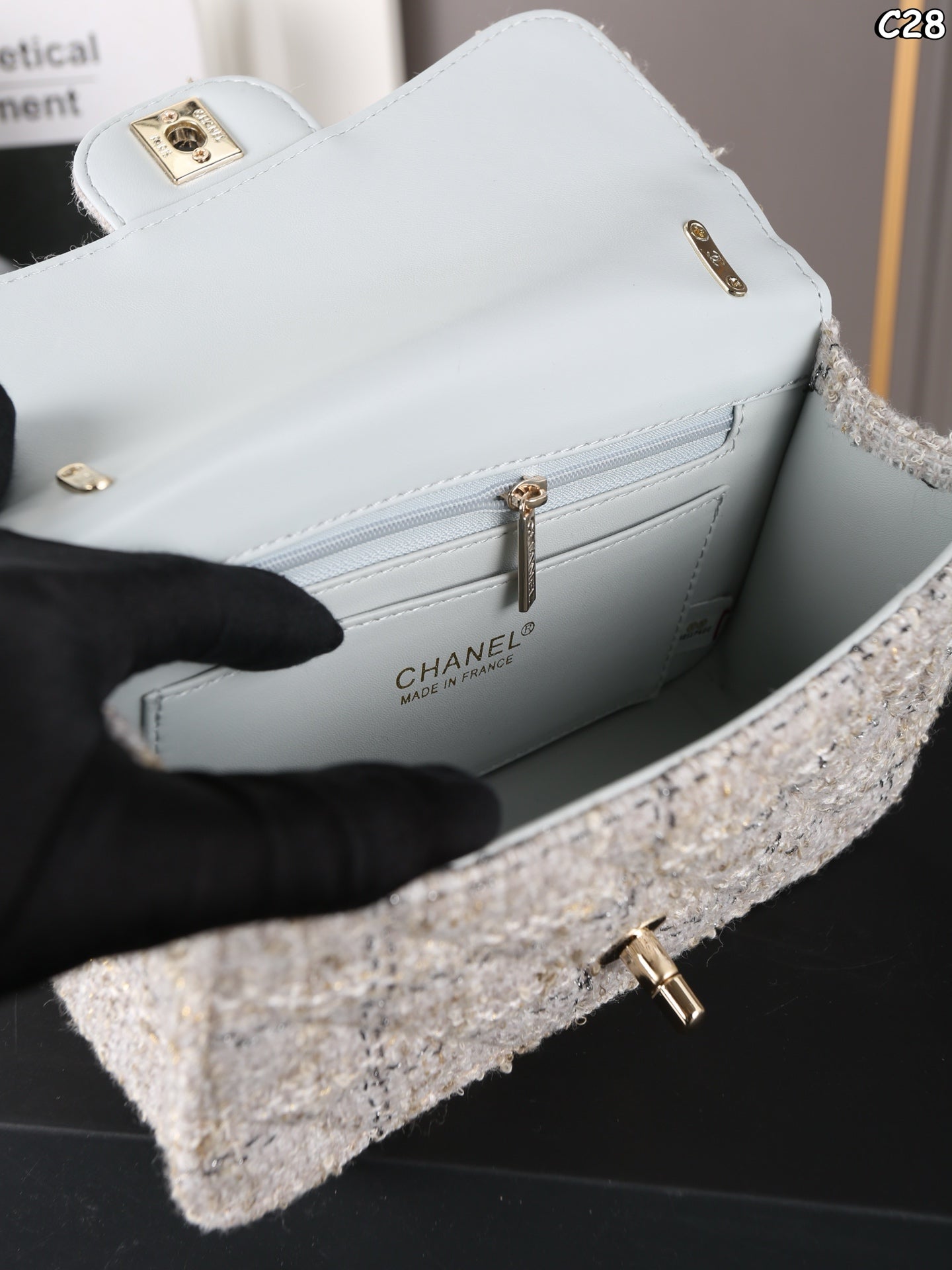 25 new mini woven tweed chain handbag