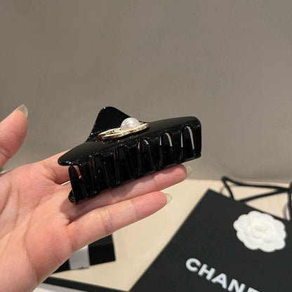 Pearl logo hair clip