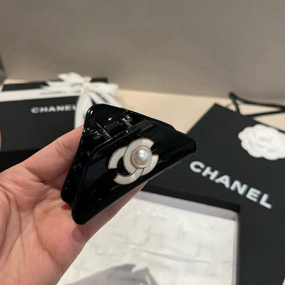 Pearl logo hair clip