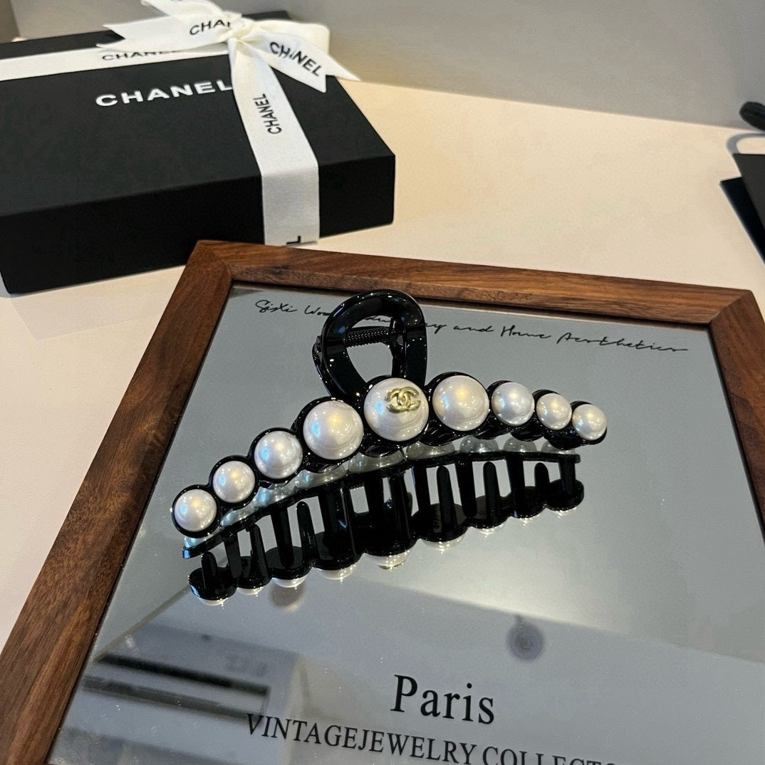 Pearl decorative hair clip