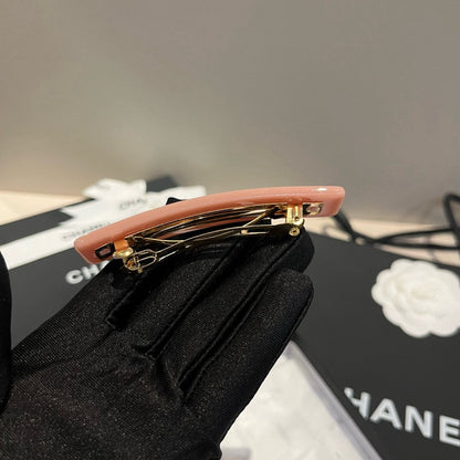 New minimalist hair clip