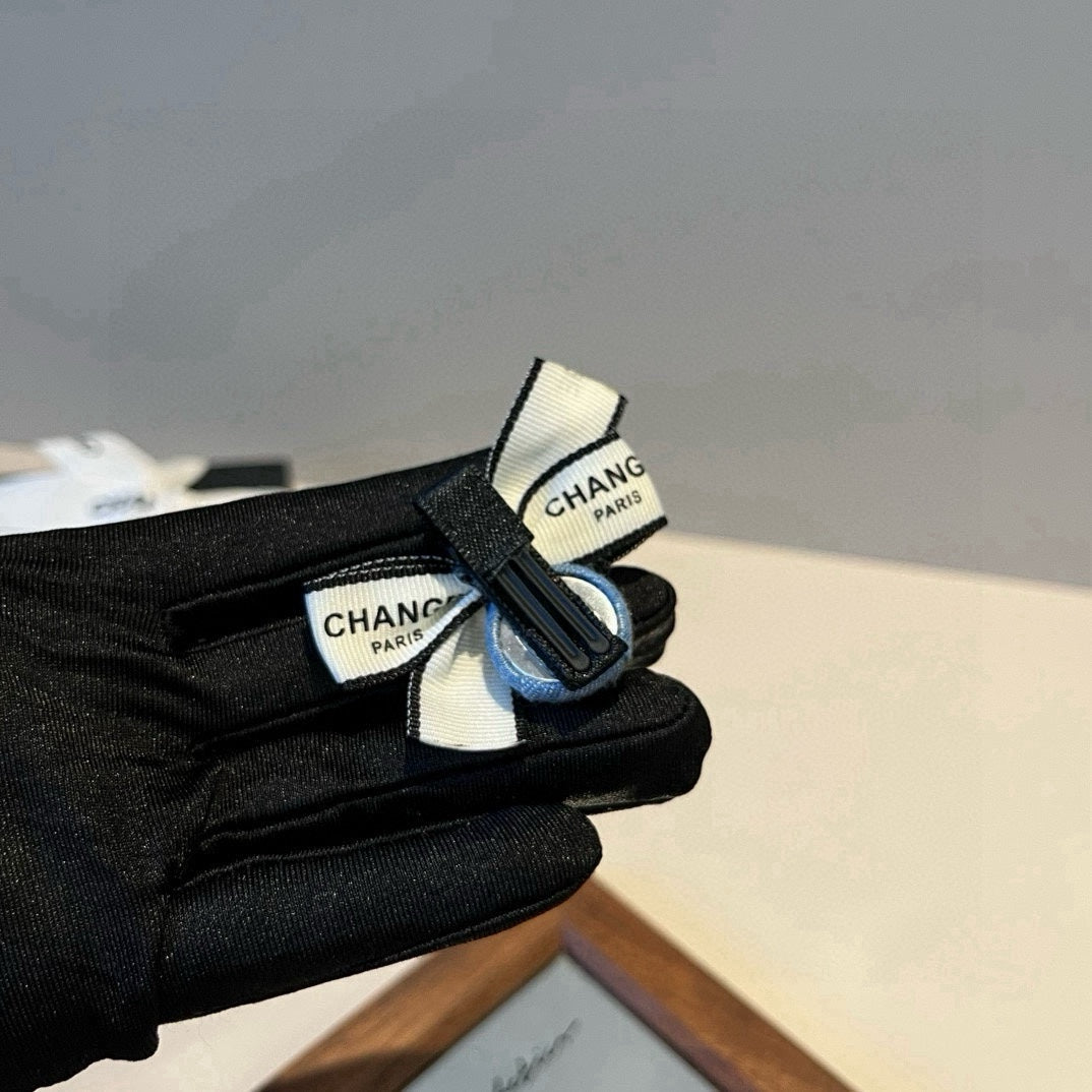 New bow tie hair clip