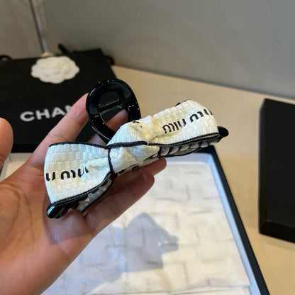 Knot decoration hair clip