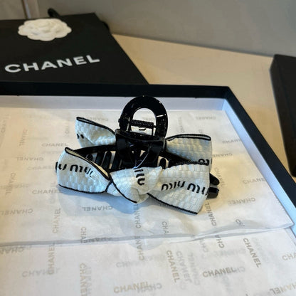 Knot decoration hair clip