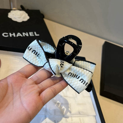 Knot decoration hair clip