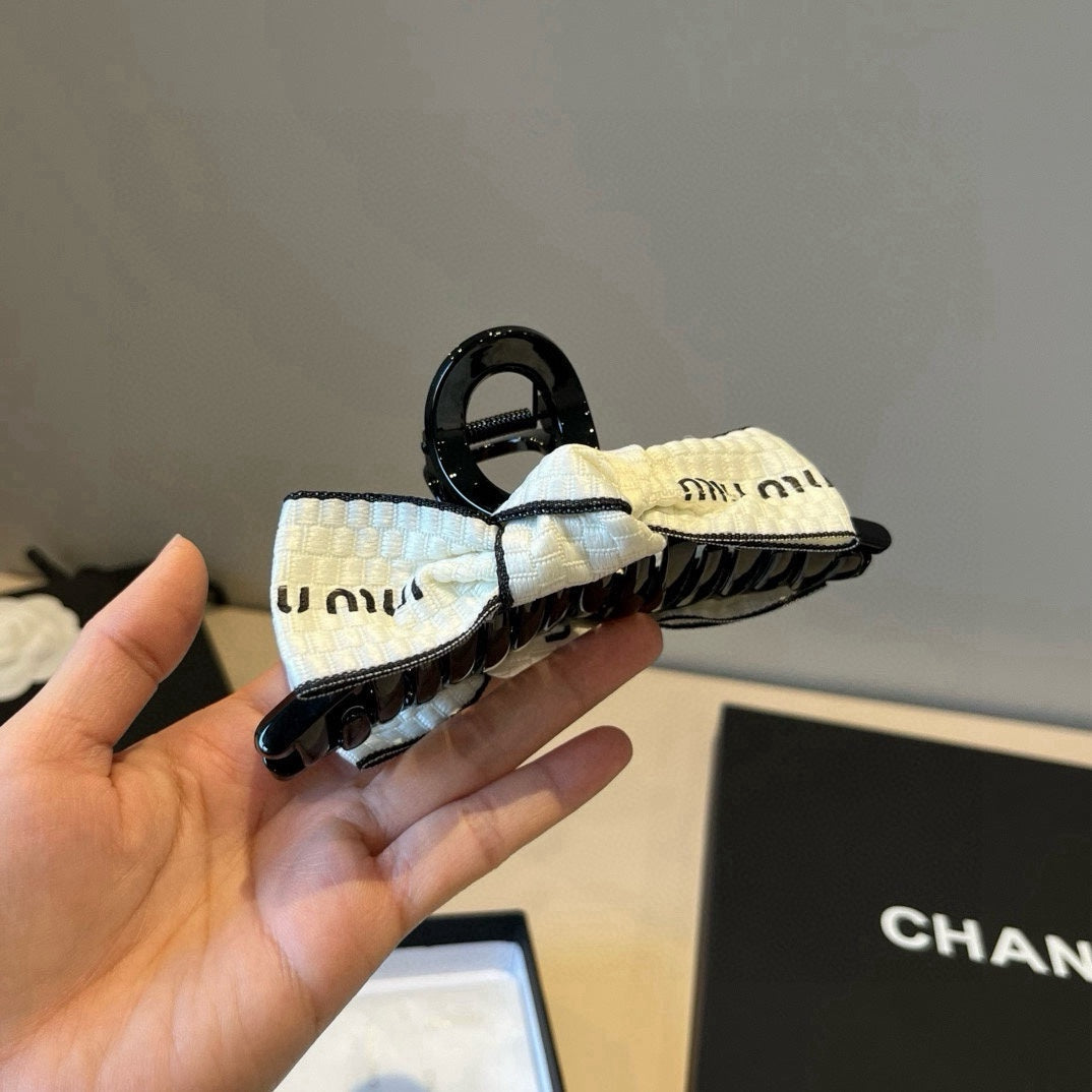 Knot decoration hair clip