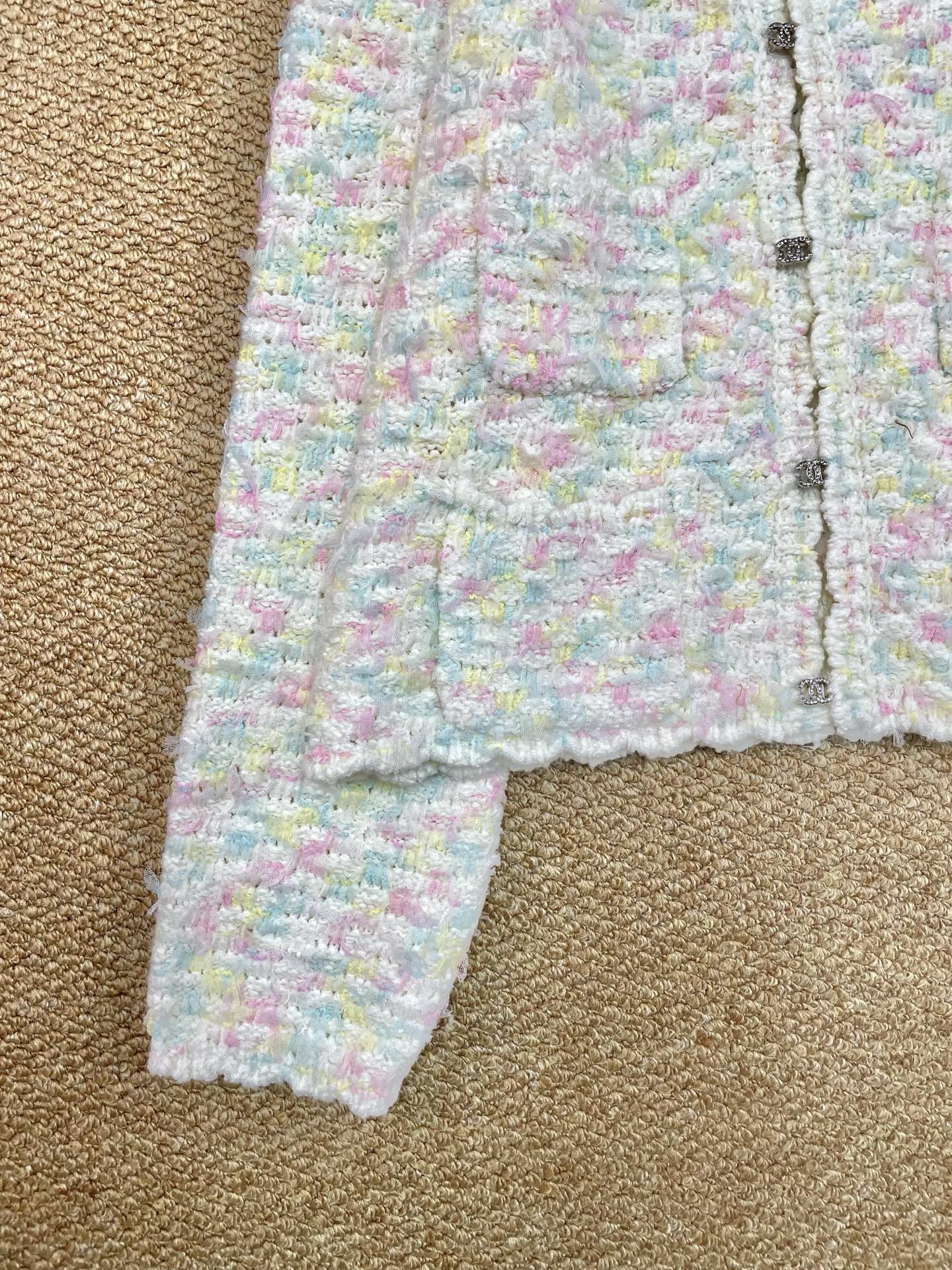 New knitted cashmere cardigan