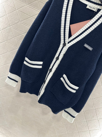 Loose knitted wool cardigan