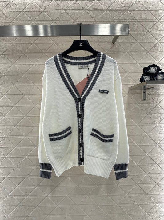 Loose knitted wool cardigan