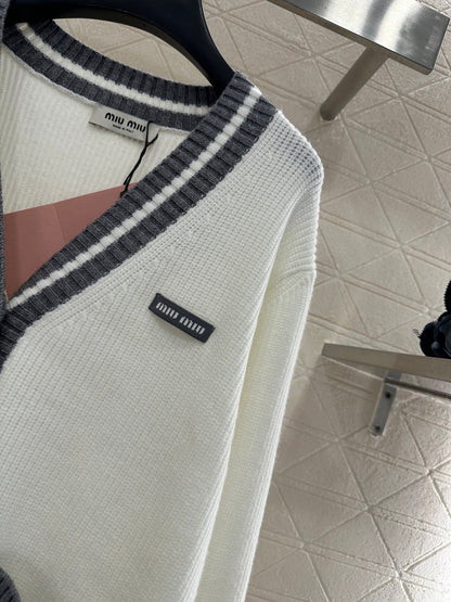 Loose knitted wool cardigan