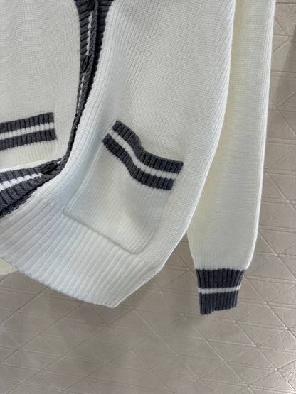 Loose knitted wool cardigan