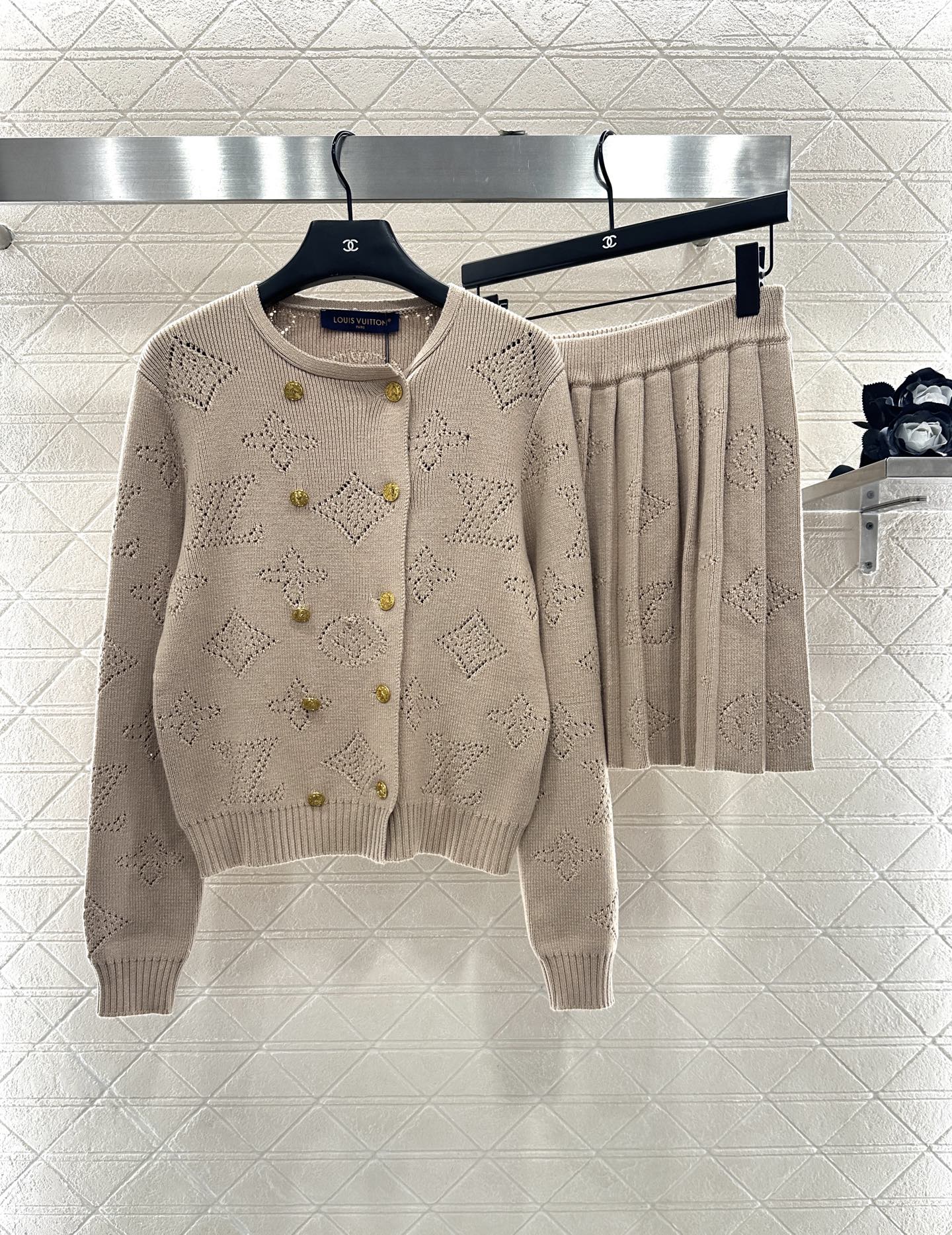 25fw new hollow wool knitted cardigan pleated skirt suit