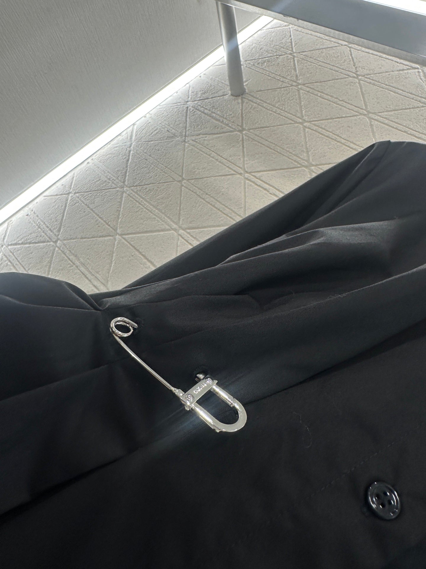 25fw new pin logo shirt