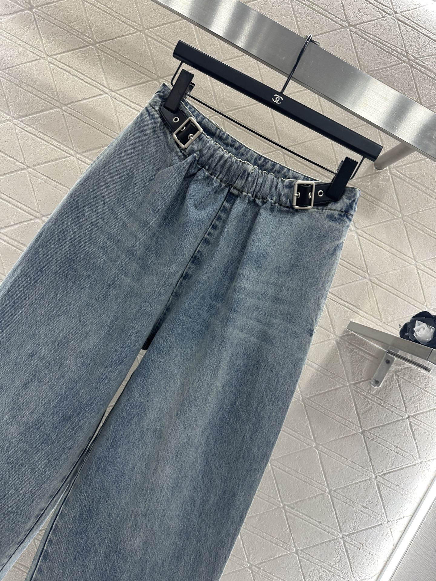 25fw new white pleated denim trousers