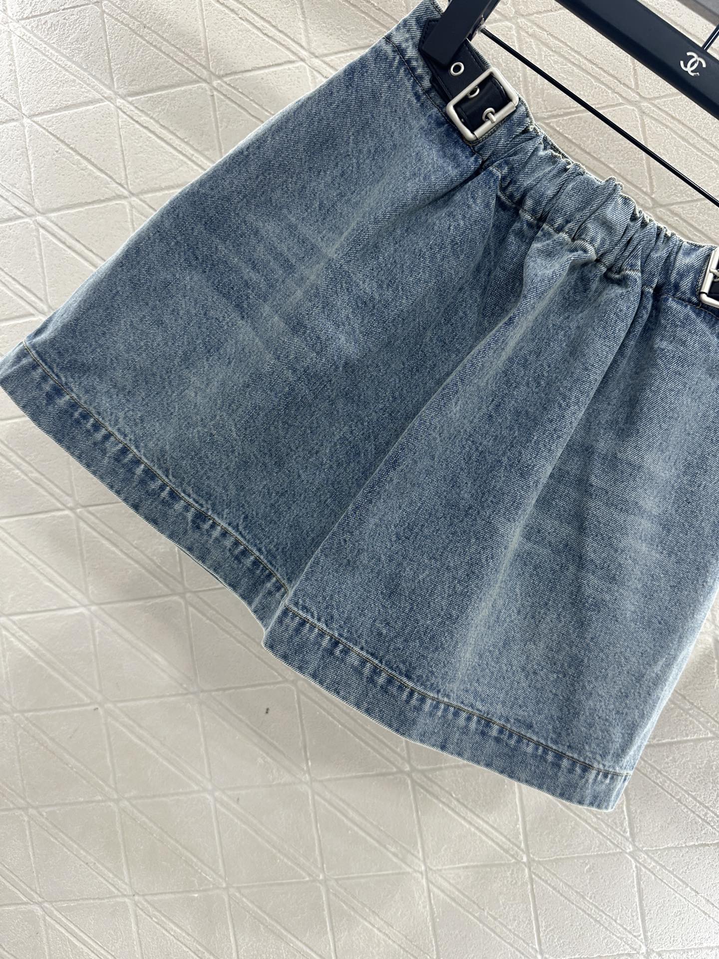 25fw new white pleated denim skirt