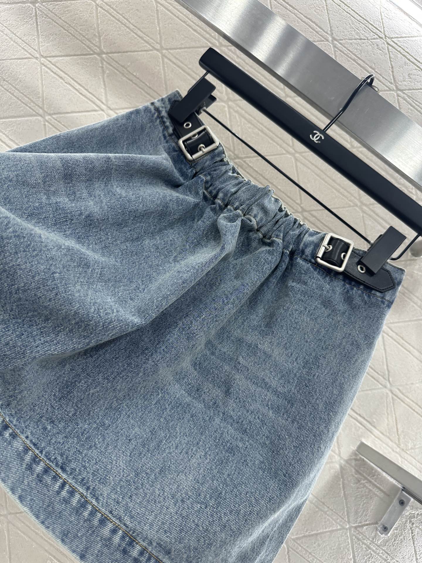 25fw new white pleated denim skirt