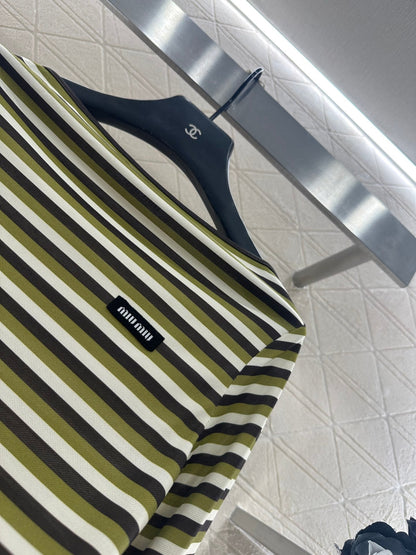 25fw new short one-shoulder top and skirt suit