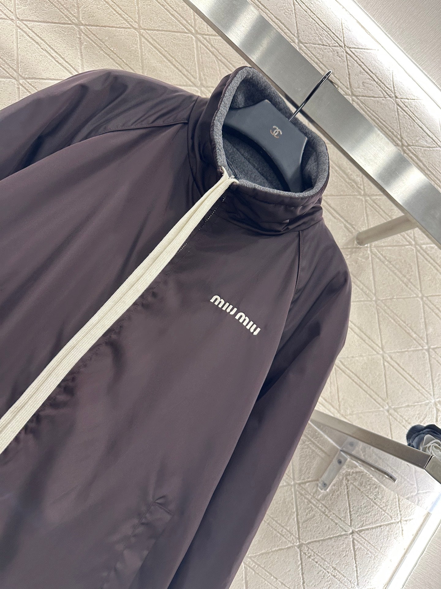 Reversible bomber jacket