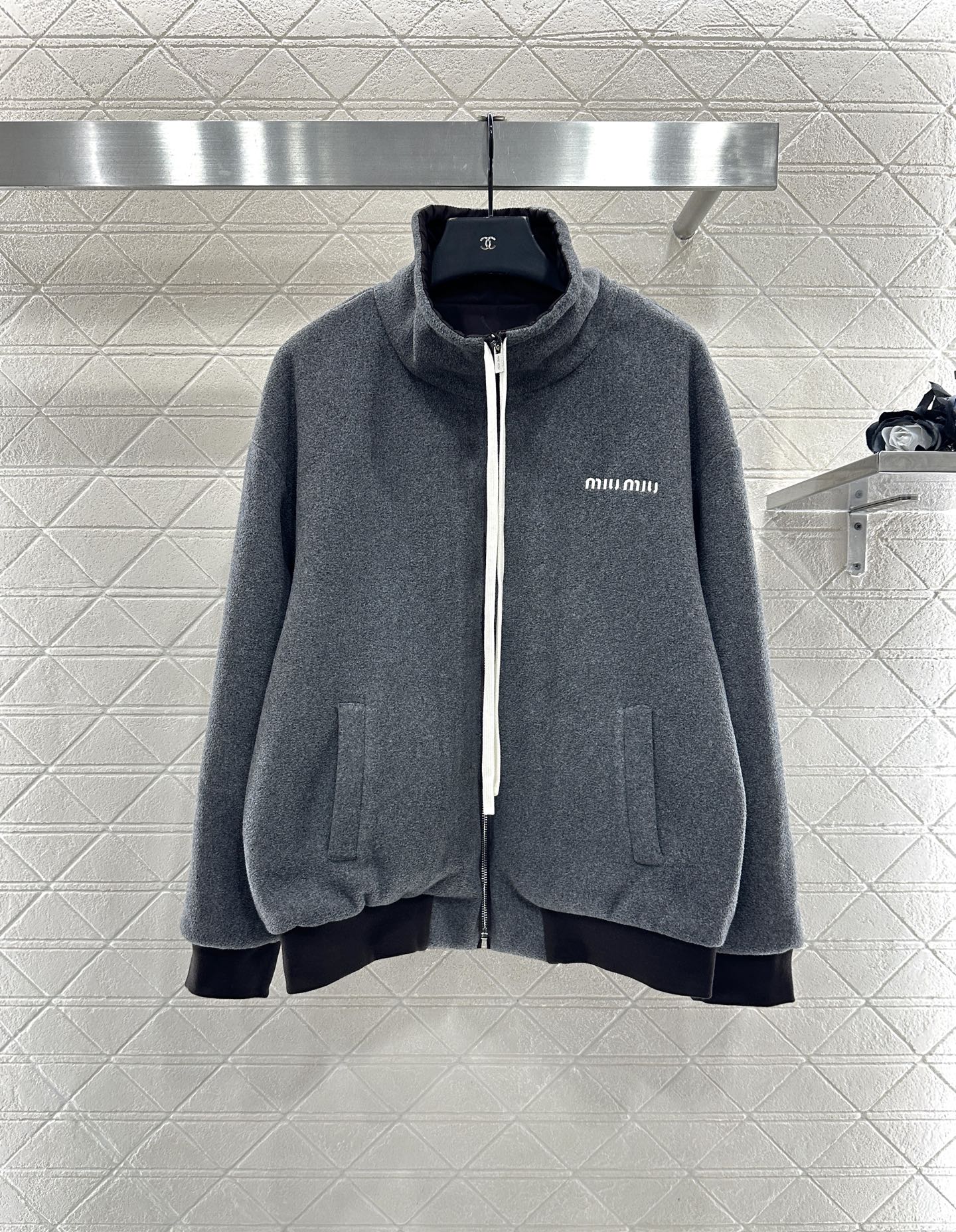 Reversible bomber jacket