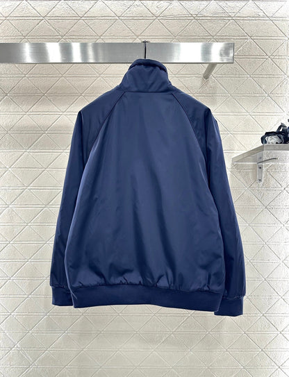 Reversible bomber jacket