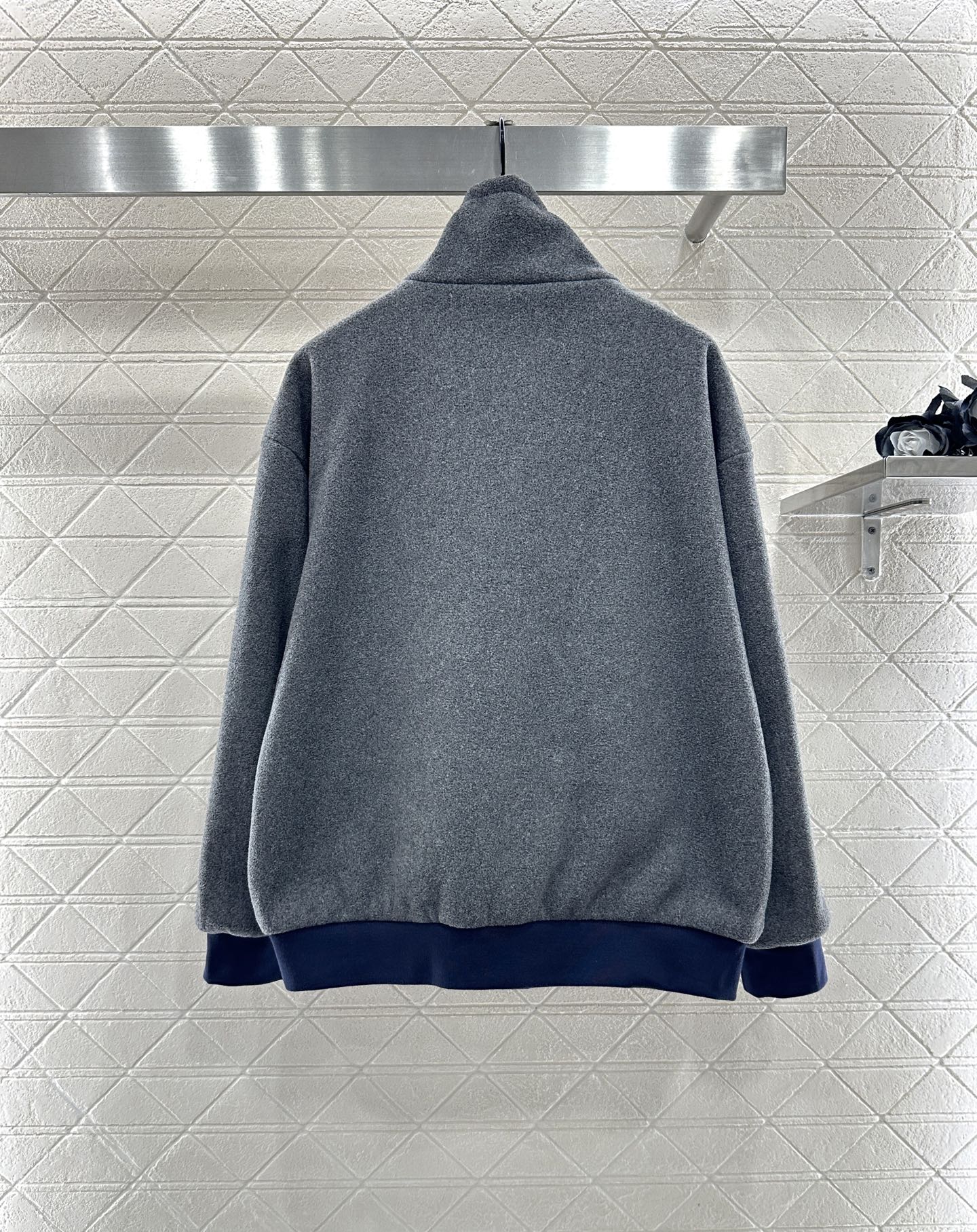 Reversible bomber jacket