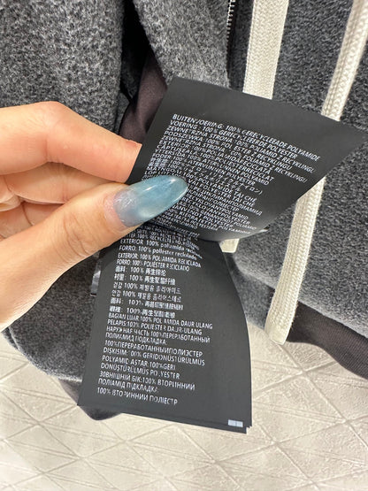 Reversible bomber jacket