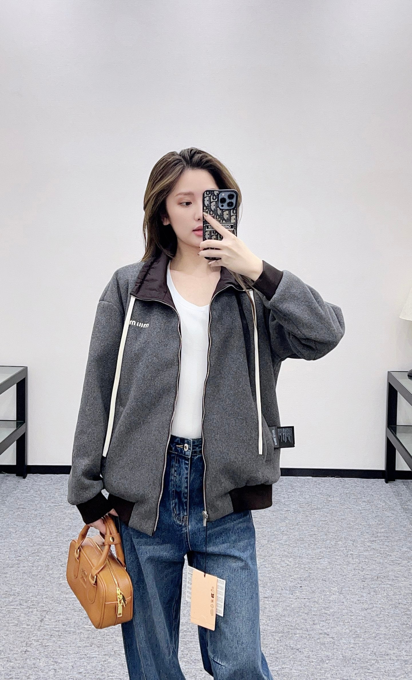 Reversible bomber jacket