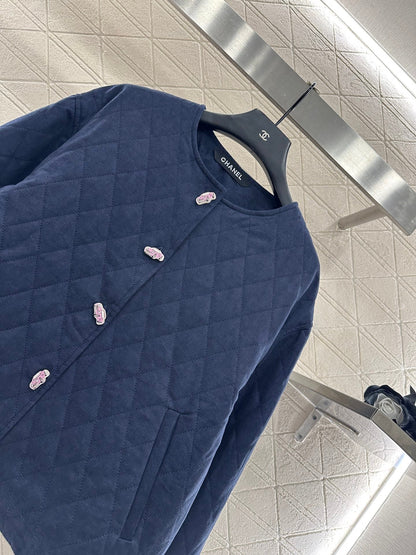 Diamond-quilted crew neck down jacket