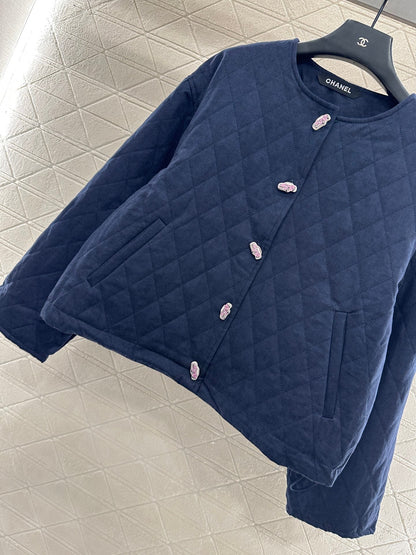 Diamond-quilted crew neck down jacket